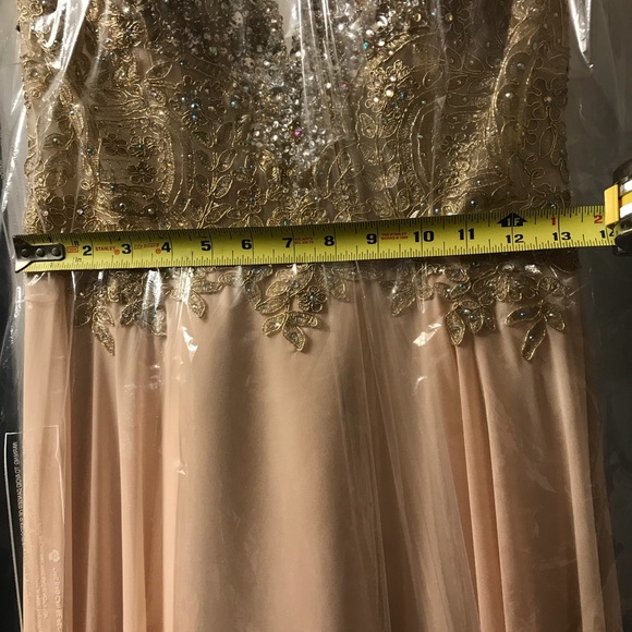 Gorgeous peach sleeveless beaded gown - Picture 7 of 8